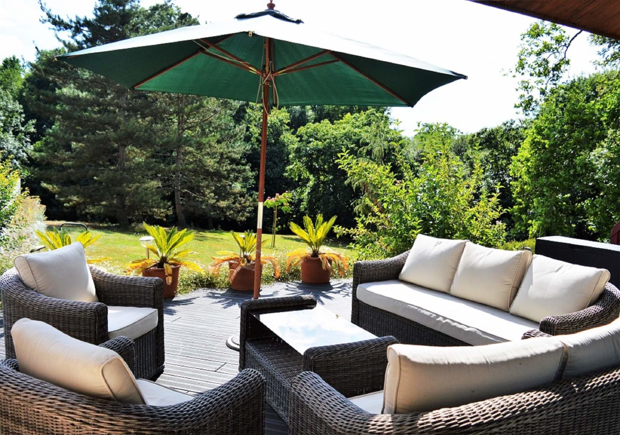 le logis du parc son parc vu de la terrasse